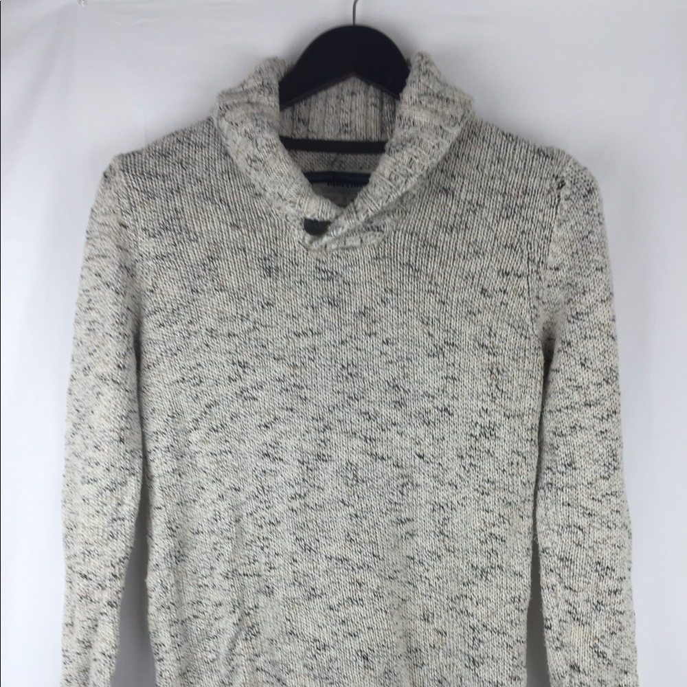 Boys urban pipeline sweater size M